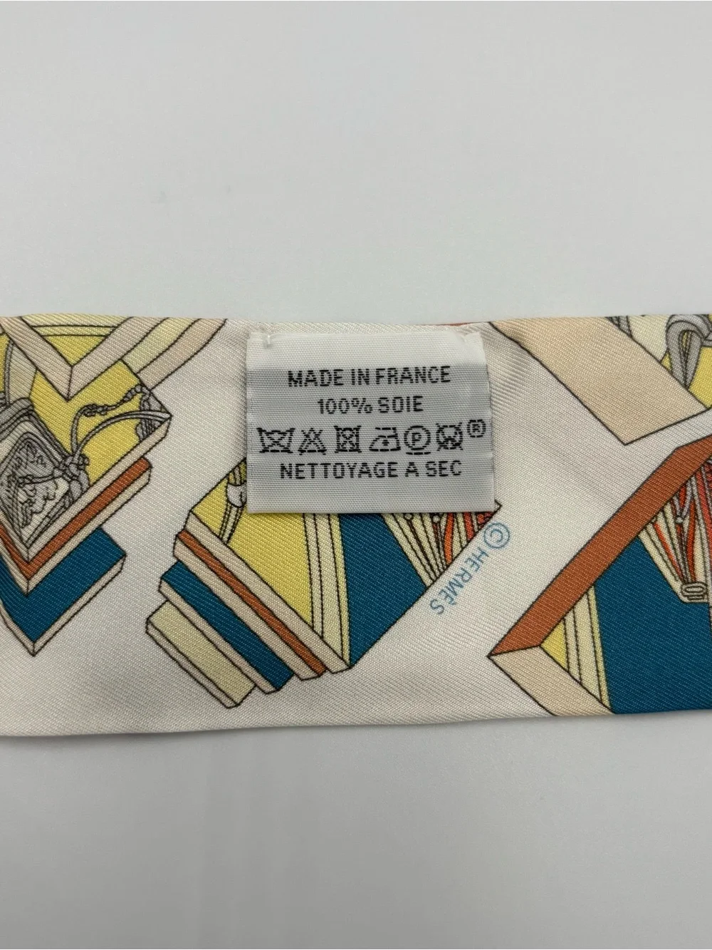 Hermes Springs Springs Twilly Scarf Ivory Red Blue Green Carriage Wheel Ribbon